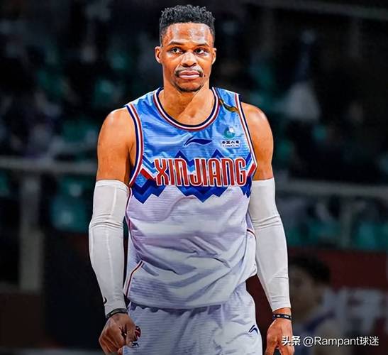 哈特揭示NBA杯与季后赛氛围差异（哈特：NBA杯与季后赛的氛围截然不同）