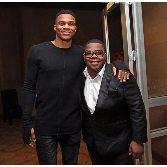 邮报：球迷必须花10镑，才能在纽约球迷区的大屏幕上看世界杯（邮报：纽约球迷区大屏看世界杯需付10英镑）