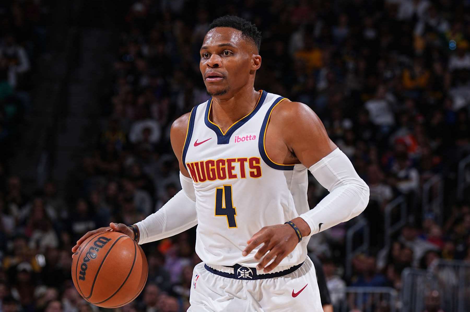 日本女排世锦赛不敌欧洲队，无缘冠军（日本女排世锦赛负于欧洲对手，与冠军擦肩而过）