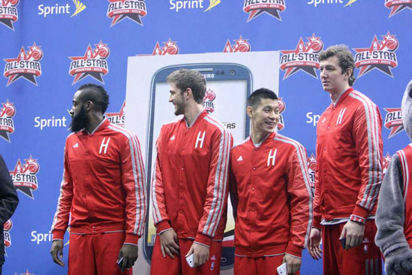 塞内加尔虽然3球完胜，但杰克逊、马内均多次浪费良机（塞内加尔3球大胜仍显锋线低效，杰克逊与马内屡失良机）