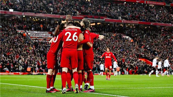 湖人这首发能看？五个人全没防守，艾顿态度消极，难怪更衣室矛盾（湖人这套先发靠谱吗？五人防守形同虚设，艾顿态度低迷，难怪更衣室问题频发）