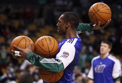 迪洛伦佐：今天状态不够出色，之后会分析比赛改进失误之处（迪洛伦佐：今日状态不佳，赛后将复盘纠正失误）