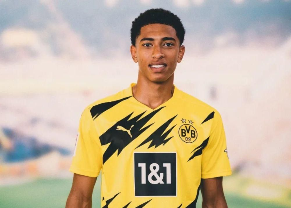 TA：曼城冬窗大概率召回埃切韦里，不排除留队的可能性（TA：曼城冬窗极有可能召回埃切韦里，但仍不排除留队）