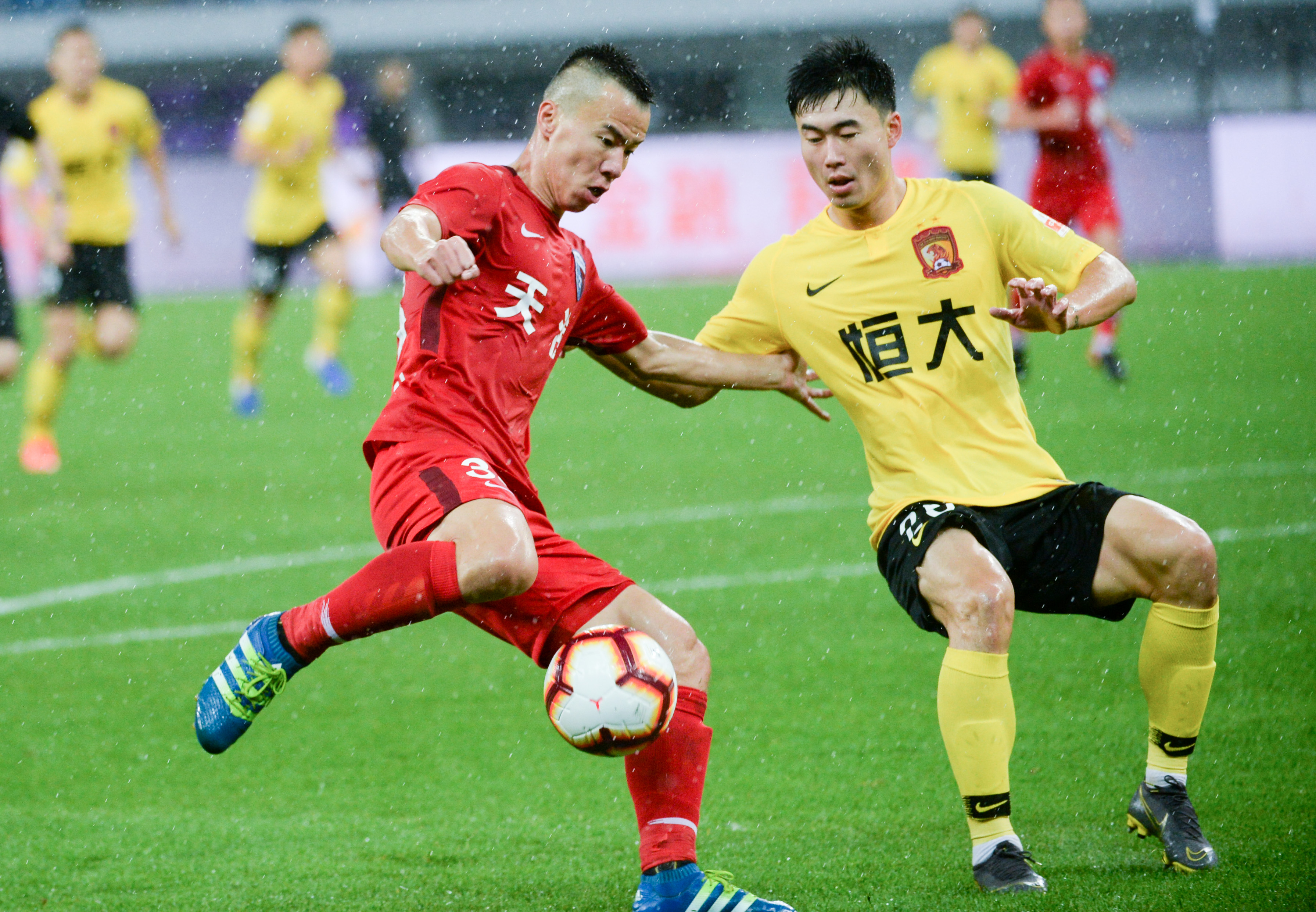 齐沃：利物浦的实力足以克服困境，我们很清楚欧冠的难度（齐沃：利物浦足够强大能挺过难关，欧冠之难我们心里有数）