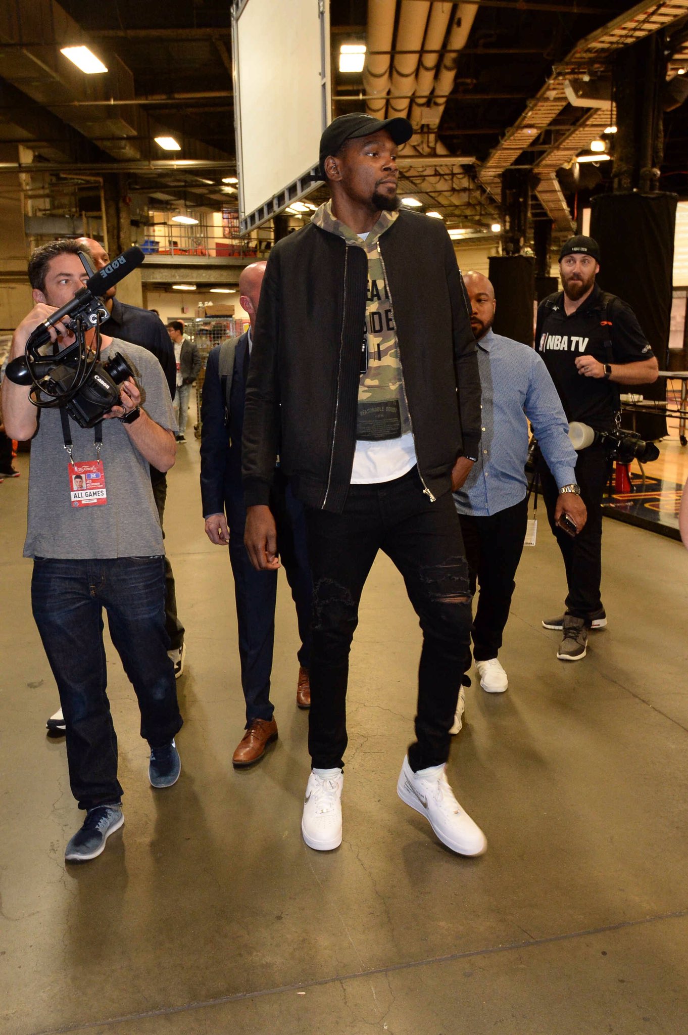 欧冠联赛阶段第5轮 利物浦 1-4 PSV埃因霍温（欧冠小组赛第5轮：利物浦1-4不敌PSV埃因霍温）