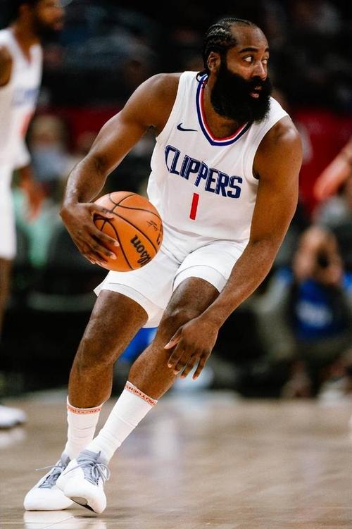 媒体人：赛事传播损失很大！央视每日仅转1场CBA比赛（媒体人称赛事传播受损严重，央视每天仅转播一场CBA比赛）