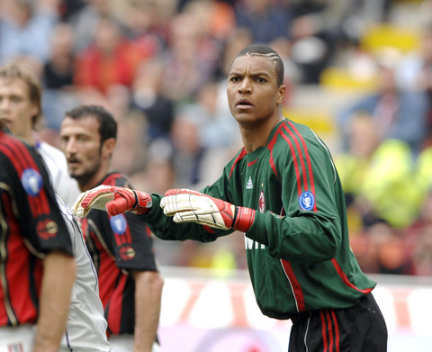 莫雷托：那不勒斯对迪乌夫有意，但球员冬窗不会离开国米（莫雷托：那不勒斯看中迪乌夫，但他冬窗仍会留在国米）