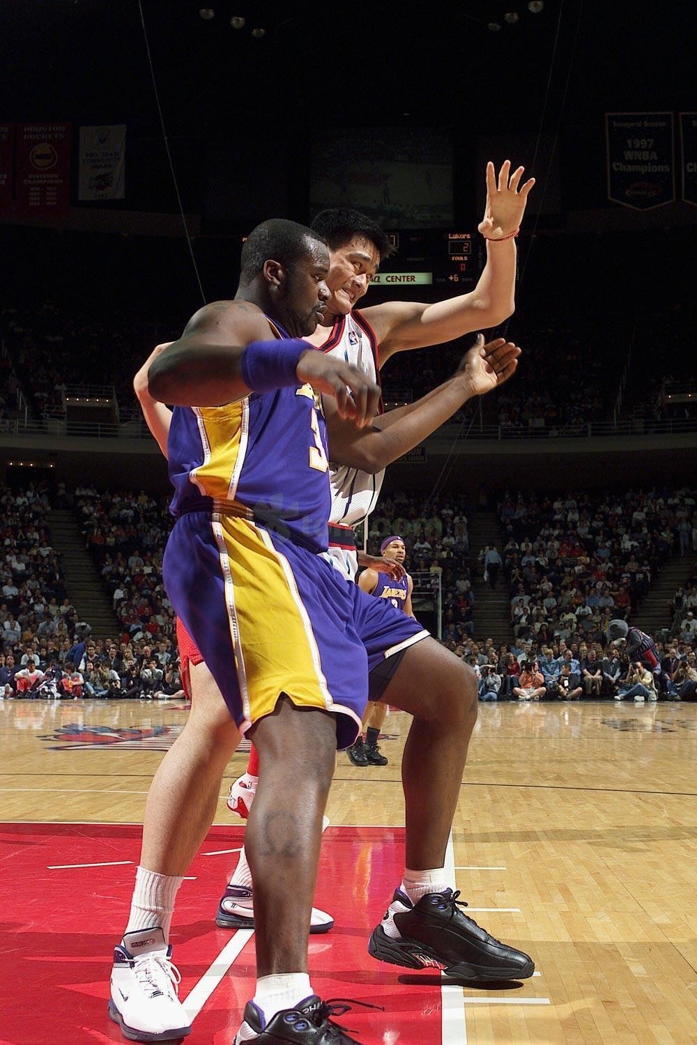 半场战报：莱万特0-2毕尔巴鄂竞技，尼科-威廉斯建功，罗伯特-纳瓦罗破门（半场快讯：毕尔巴鄂竞技2-0领先莱万特，尼科-威廉斯与罗伯特-纳瓦罗先后进球）