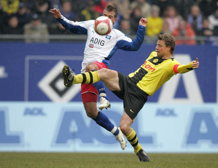 FIFA女足最新排名：中国女足下降一位至世界第17，亚洲第四（国际足联女足排名更新：中国女足跌至世界第17，居亚洲第4）