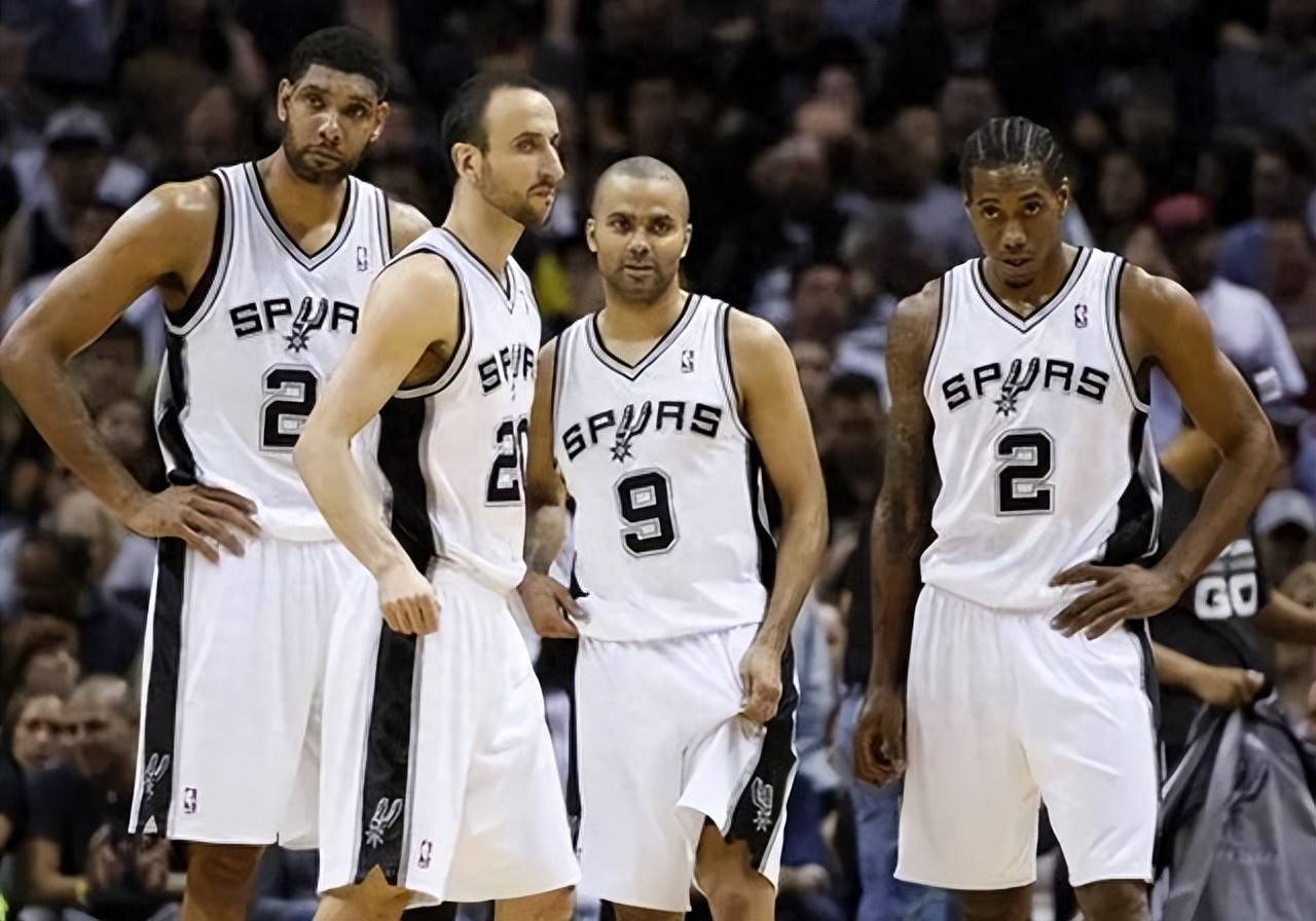 B费获评9.3分+加冕MVP：无敌双响炮+大师级挑传助攻，太丝滑了（B费斩获9.3分当选MVP：梅开二度+大师挑传助攻，表现行云流水）