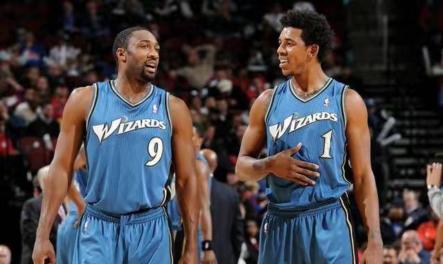 约基奇三双总数达179次！距历史第二的大O仅差两次！（约基奇第179次三双，距离历史第二“大O”仅差2次）