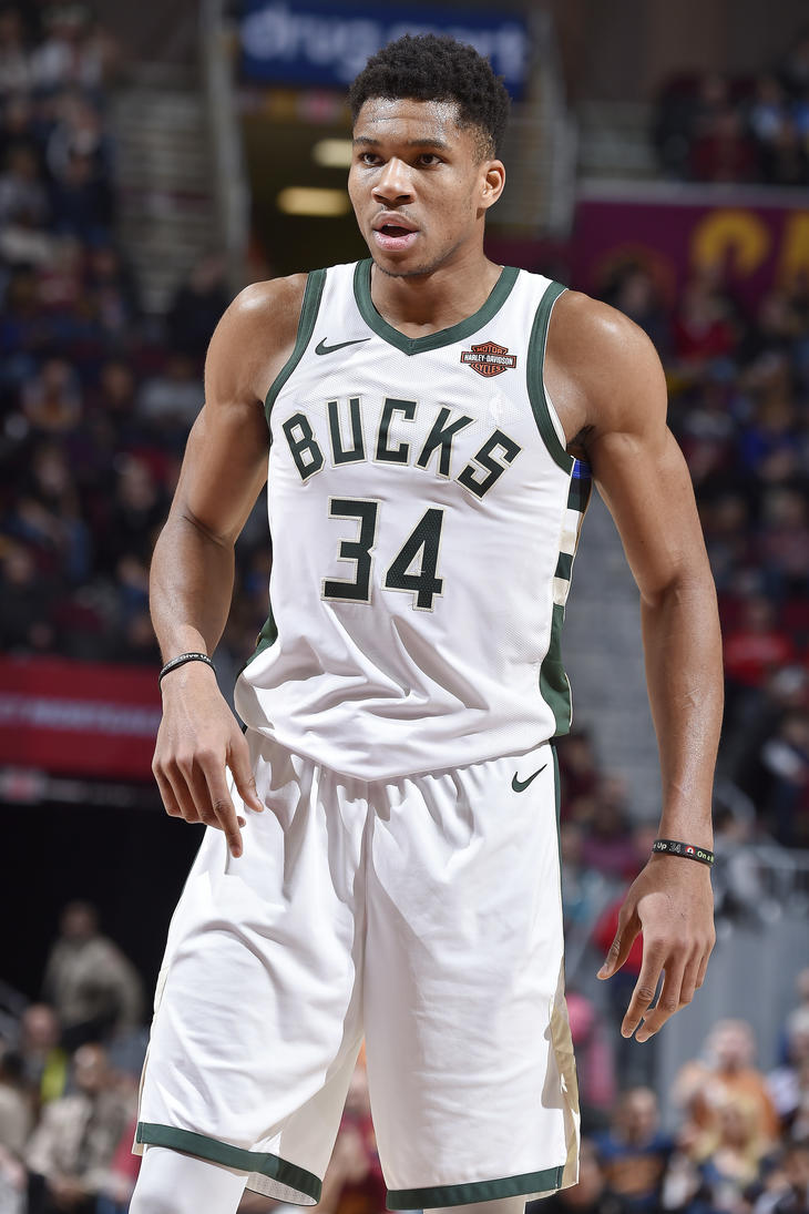 一只猫咪闯入罗马赛前发布会，加斯佩里尼：让它替我回答！（罗马赛前发布会遭猫乱入，加斯佩里尼：让它替我答！）