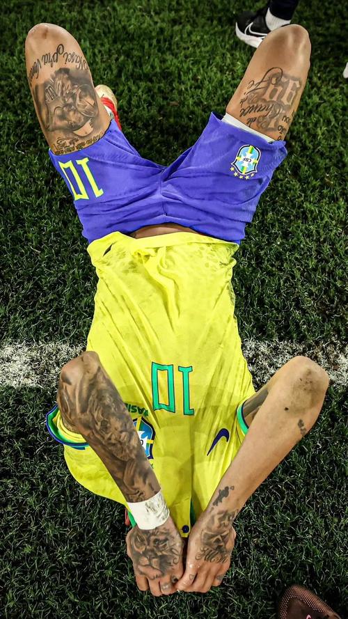 砍瓜切菜！U17国足4连胜轰38球失0球，末轮不败即晋级（U17国足四连胜38球零失，末轮不败即可晋级）