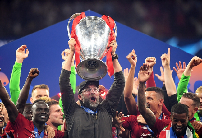 世体：巴萨内部认为凯恩很乐意来到西甲，莱万是一个很好先例（世体：巴萨高层相信凯恩愿赴西甲，莱万转会是成功范例）