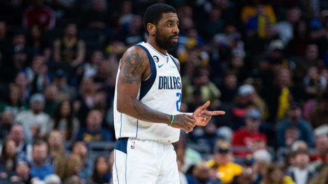 阿劳霍在巴萨已被罚下5次，本世纪仅次于皮克、莫塔和马克斯（阿劳霍在巴萨已5次染红，本世纪仅逊于皮克、莫塔与马克斯）