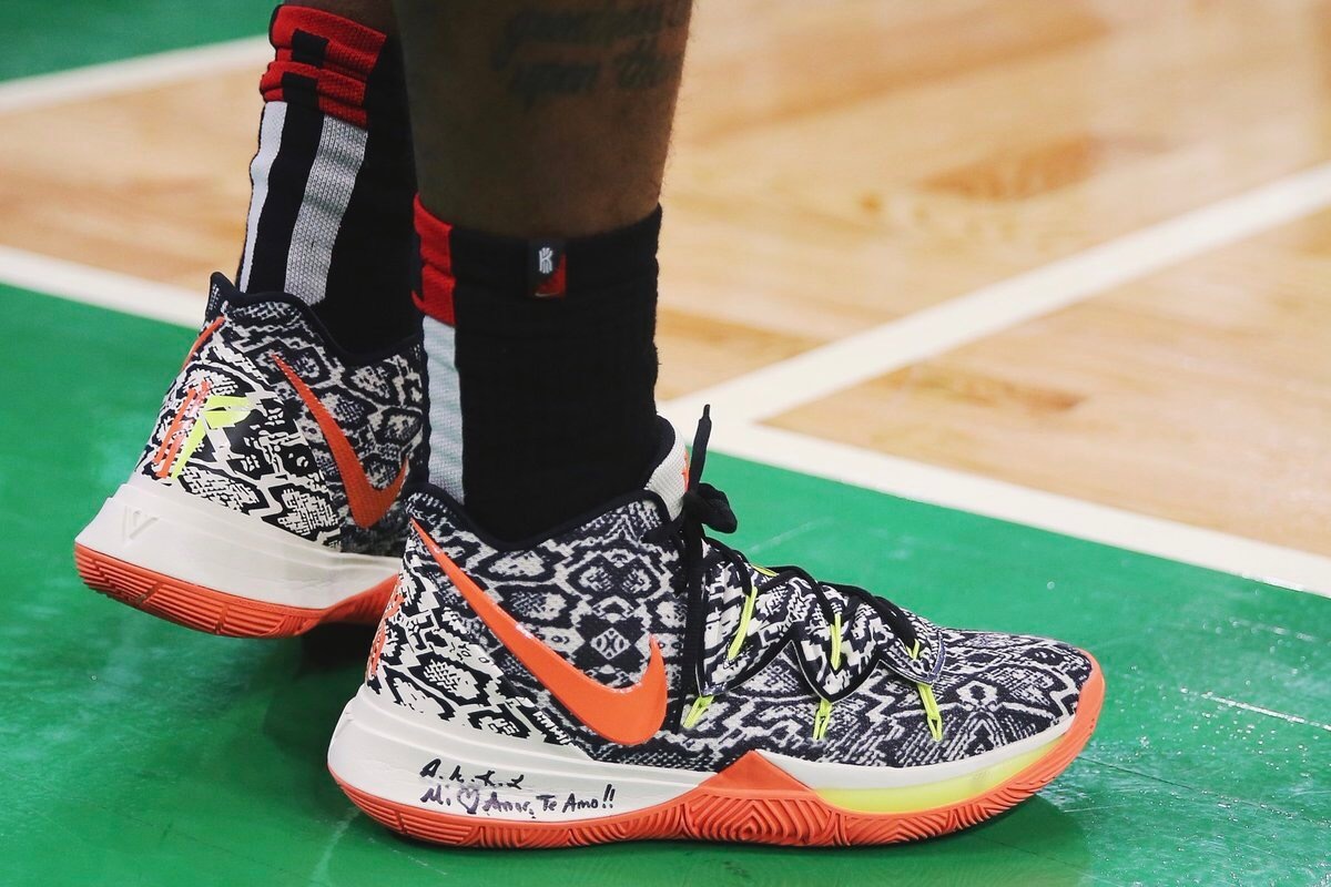 诺威尔彰显NBA级水准！战广州砍30分+战广东半场24分（诺威尔展现NBA级统治力：战广州轰30分，战广东半场拿下24分）