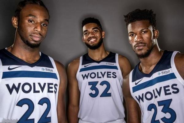 默森：斯凯利在防守时走神了，不过卡尔的进球确实精彩绝伦（默森：斯凯利防守走神，但卡尔这粒进球堪称惊艳）