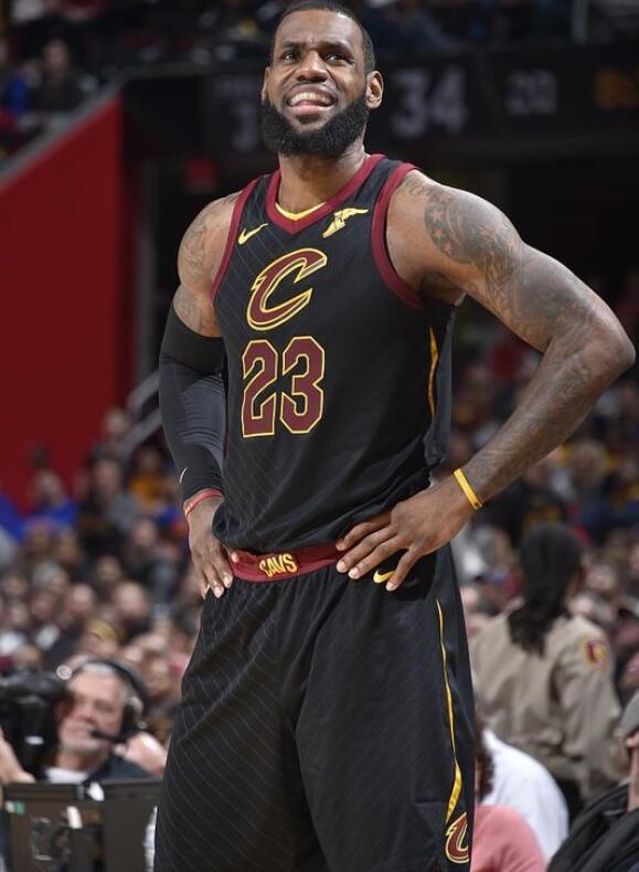 东体：足协要求所有女足国脚踢完全运会后立刻赶往国家队报到（东体：足协规定所有女足国脚全运会结束后立即前往国家队集合）