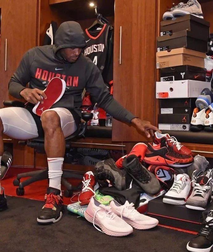 韦斯-布朗：其实不反感奥纳纳，但他真的每次都有奇怪的失误（韦斯-布朗：并非反感奥纳纳，但他屡屡出现离奇失误）