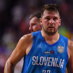 亨利：北伦敦德比球员必须清醒，枪手最不想看到曼城紧追其后（亨利称北伦敦德比需球员保持清醒，阿森纳最不愿见曼城步步紧逼）