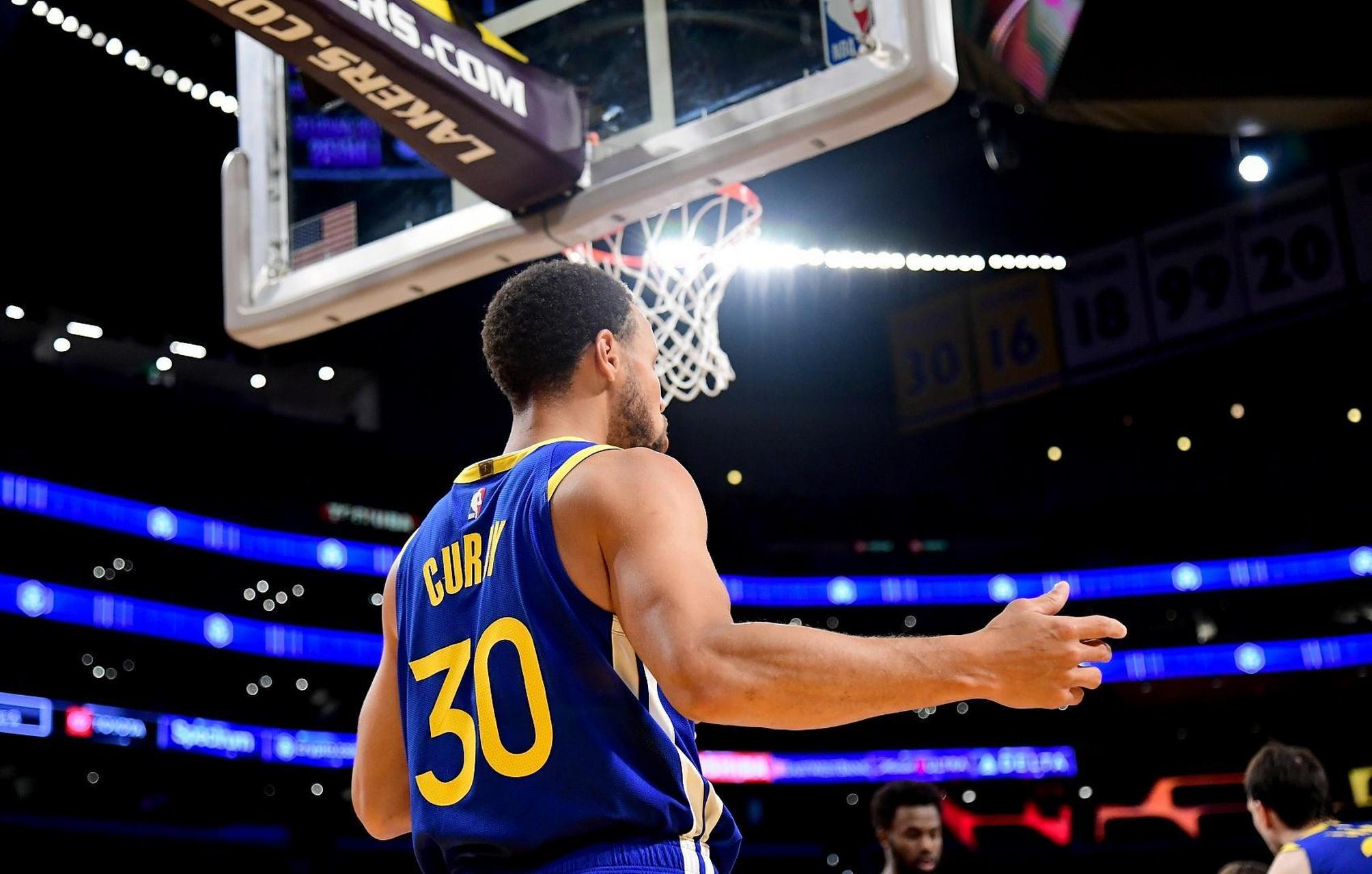 德甲最新积分战报 多特6轮不败稳居第3 差拜仁9分（德甲积分榜更新：多特近6轮不败稳坐第三，落后拜仁9分）