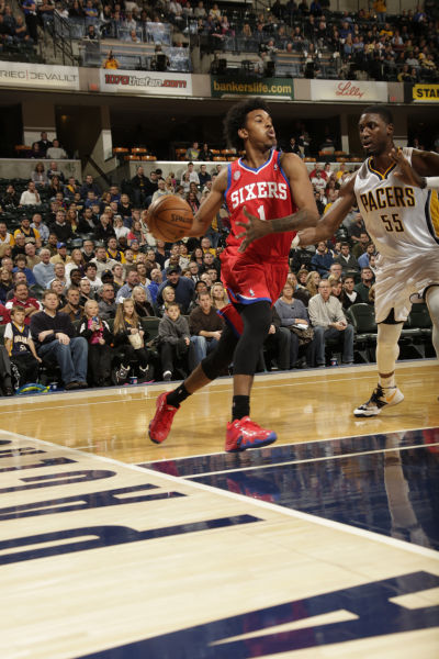 世体：费尔明今天将接受检查确定周末能否上场，预计欧冠复出（世体：费尔明今日接受检查评估周末能否出战，欧冠预计复出）